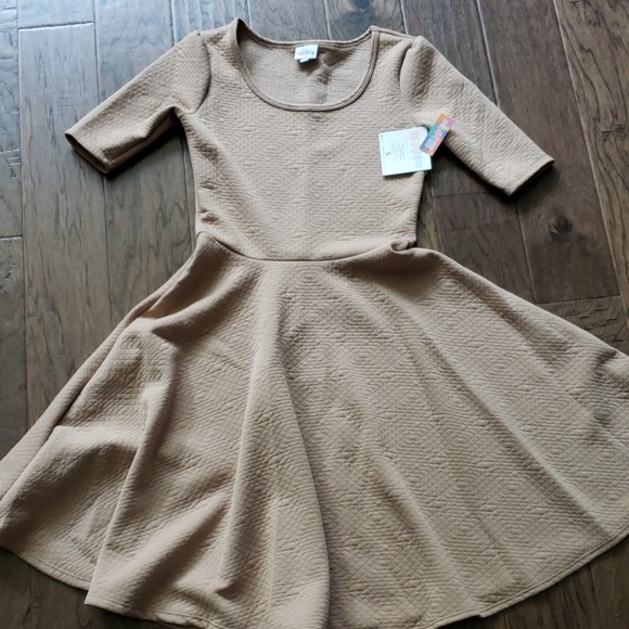 nwt Lularoe nicole - Picture 1 of 2